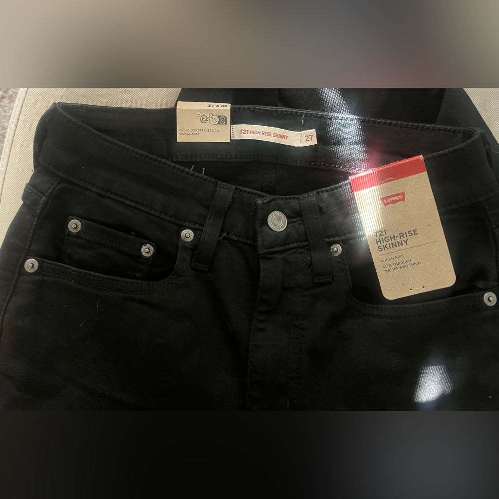 Levi's 721 Women's Black High Rise Jeans Stretch New with Tags - Picture 4 of 6